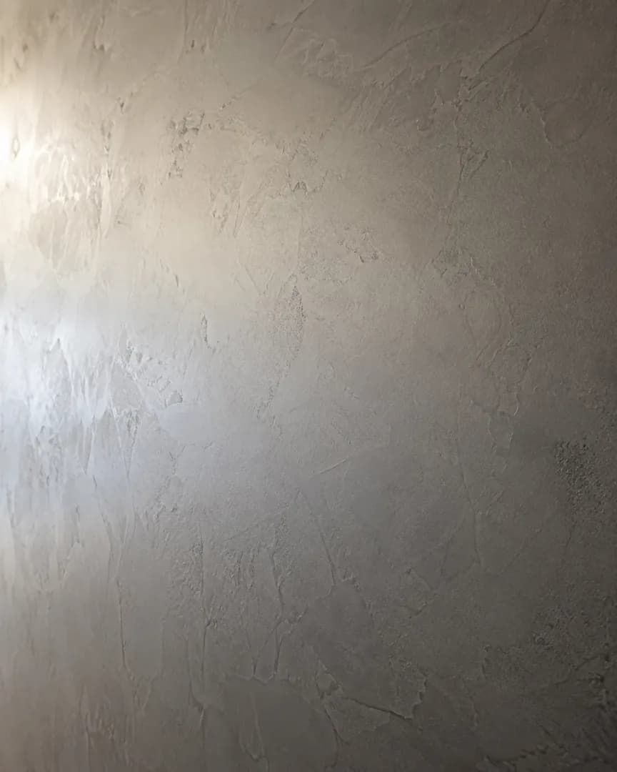 Efeito decorativo de textura na parede, trabalho de João Pintor em Juiz de Fora