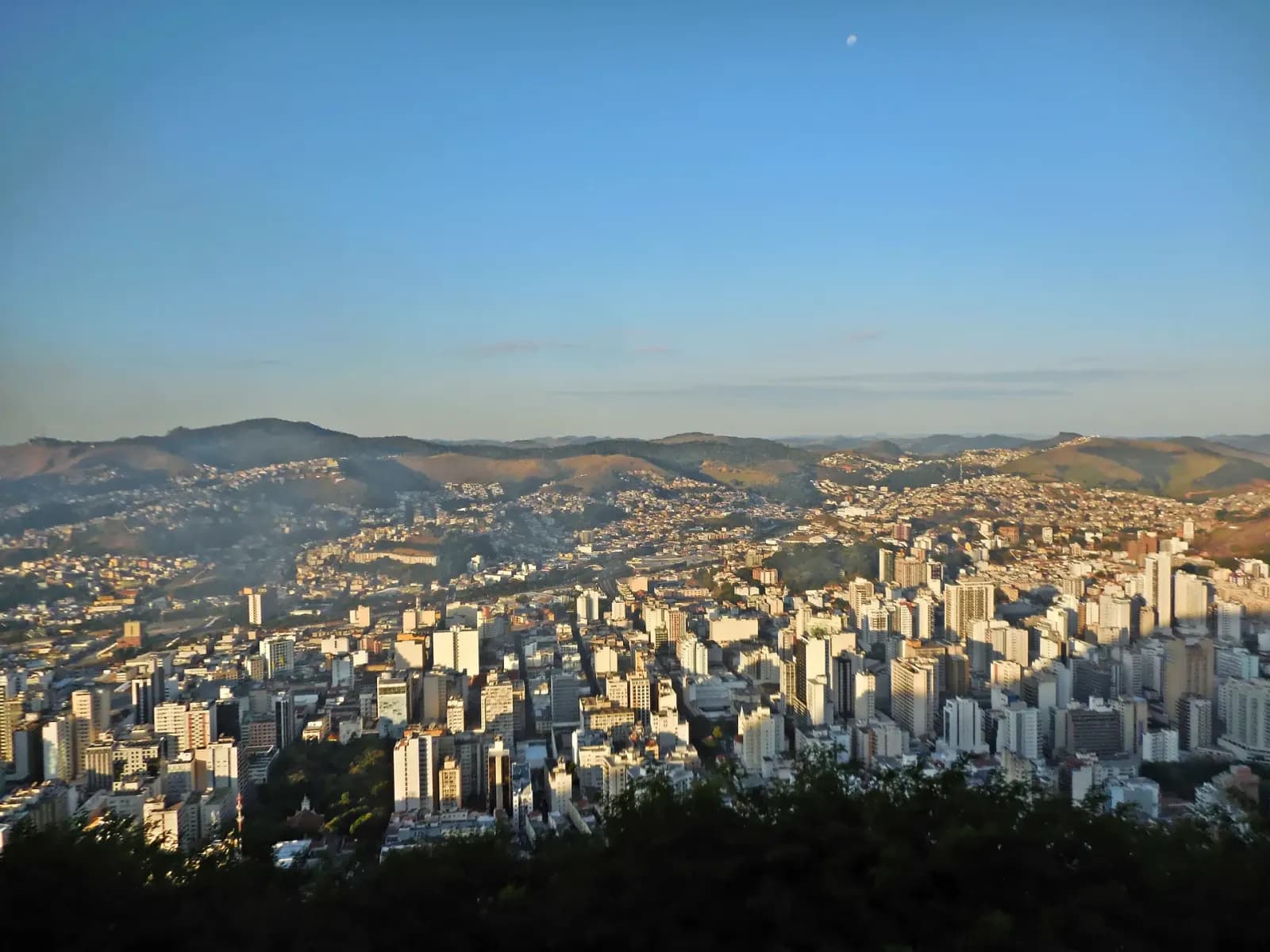 Vista panorâmica de Juiz de Fora a partir do Morro do Imperador